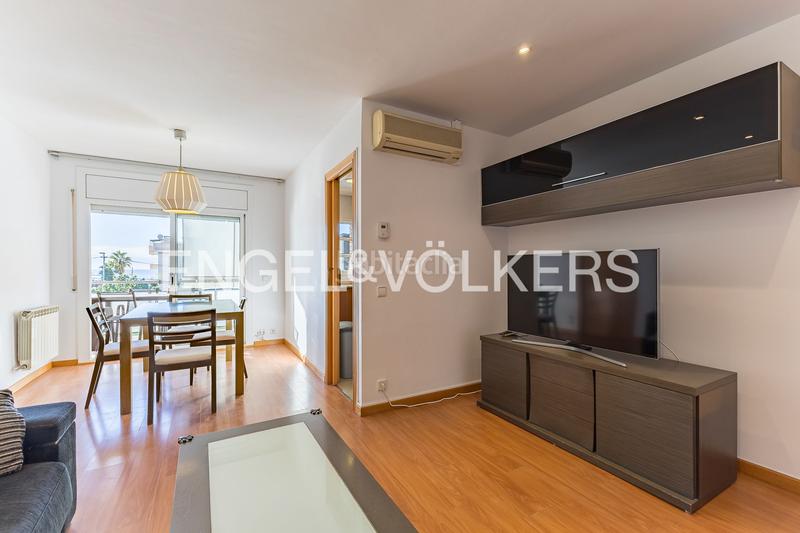 Foto 961adba5-6ab4-4ebf-8132-35469524a457. Lloguer apartament amb calefacció aparcament piscina a Castelldefels