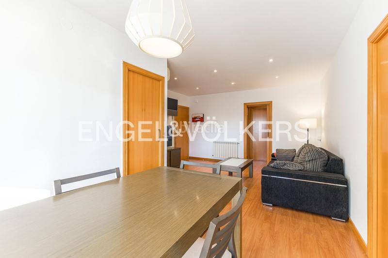 Foto 5a0e6e8a-12ef-4325-bf93-22512a38f47c. Location appartement avec chauffage parking piscine dans Castelldefels