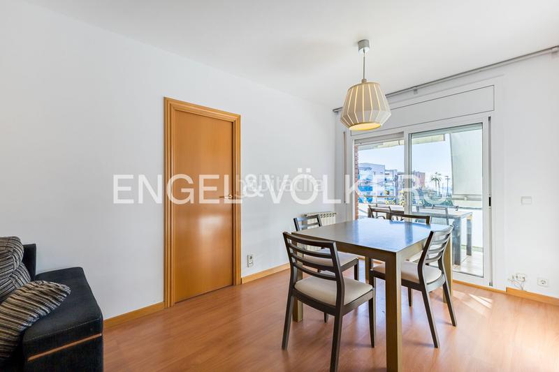 Foto bc32021f-83ba-45e7-96df-0ef2d57bc733. Location appartement avec chauffage parking piscine dans Castelldefels