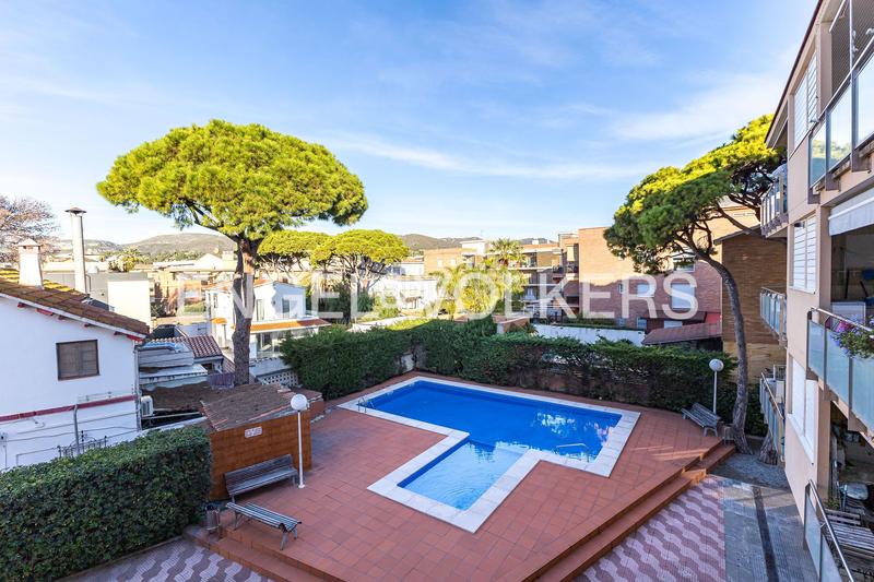 Foto 7cf4e23b-0381-407c-9bd4-07542a89a81d. Miete appartement mit heizung parking pool in Lluminetes Castelldefels