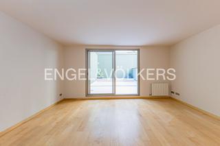 Miete Zweistöckige Wohnung in Sant Gervasi - Galvany. Dúplex en alquiler con patio en el barrio de galvany