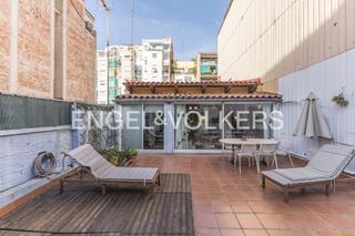 Maison à Can Baró. Casa adosada horta guinardo 337m2