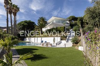 Haus in Alella. Exclusiva casa en alella con impresionantes vistas al mar y tota