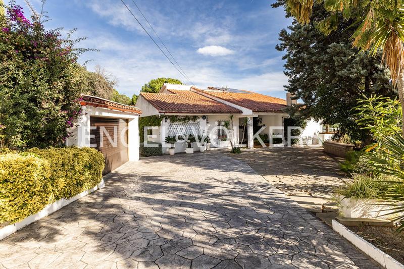 Foto 94e338b9-7a4b-4a12-b33a-6303571e369b. Maison avec chauffage parking piscine dans Alella