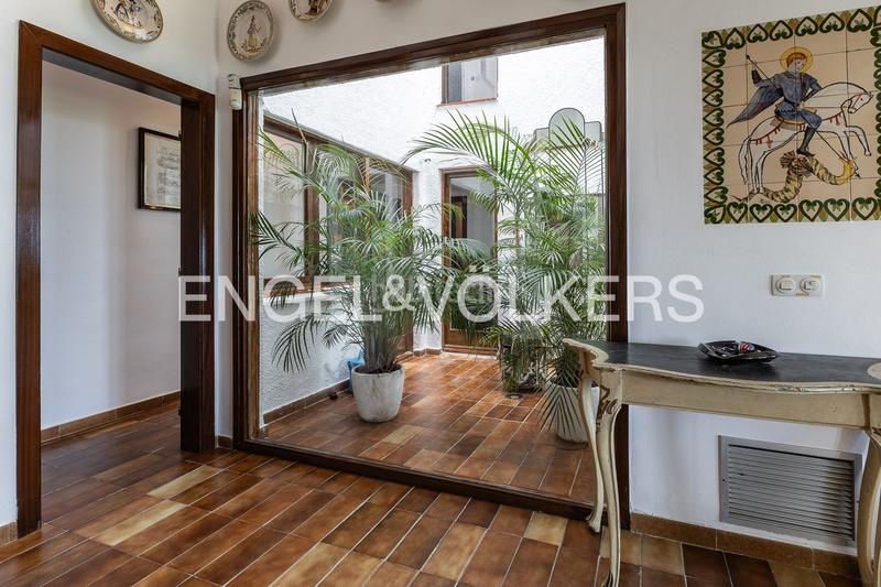 Foto be920afa-6e17-4c84-a5ed-fa37c4355173. Maison avec chauffage parking piscine dans Alella