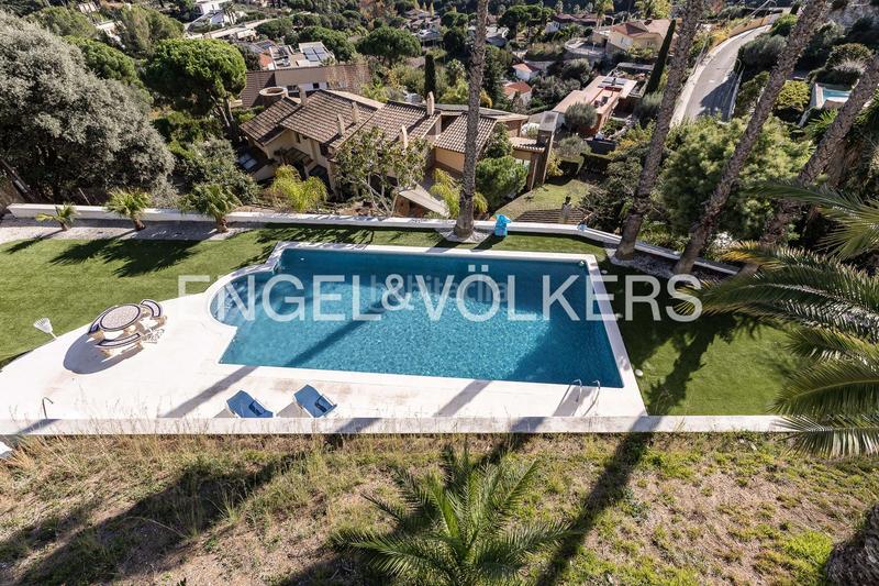 Foto c588d7c5-303f-430e-8f31-060561314a0e. Maison avec chauffage parking piscine dans Alella