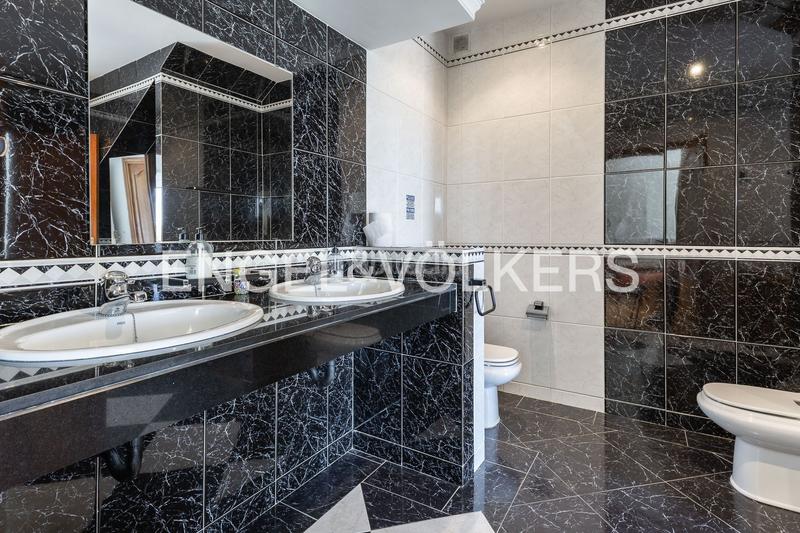 Foto eecdb7a7-6d0e-4c9d-a6fb-2b448379f969. Maison avec chauffage parking piscine dans Alella