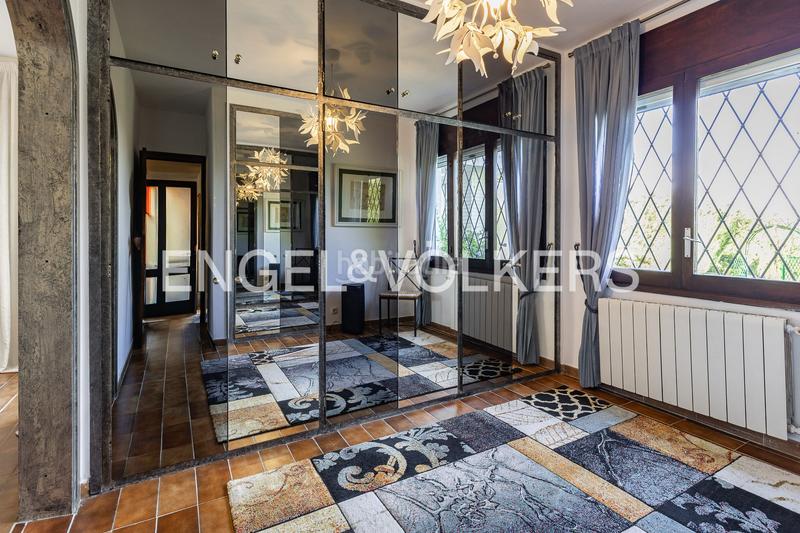 Foto fa91f093-1c62-4010-8129-aa08811f4331. Maison avec chauffage parking piscine dans Alella