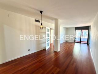 Lloguer Apartament a Fort Pienc. Luminoso piso en eixample drerecha