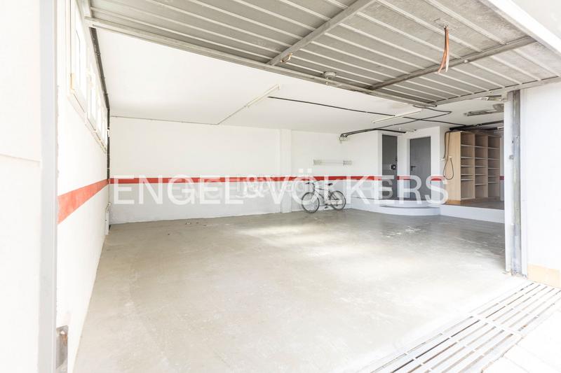 Foto bacf0a6b-5070-4c05-a5c2-80403c8ecf6f. Casa  de diseño y luminosidad con impresionantes vistas a la ciudad en Barcelona