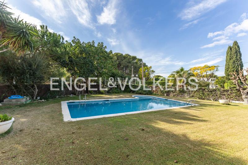 Foto 12f0da6e-38f6-4d8d-a7d4-0f57210e8e20. Affitto casa con riscaldamento parcheggio piscina in Sitges