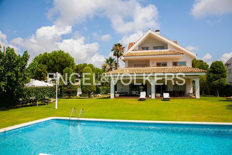 Foto 903aff7e-58b1-4762-8536-d81321cd238d. Affitto casa con riscaldamento parcheggio piscina in Sitges