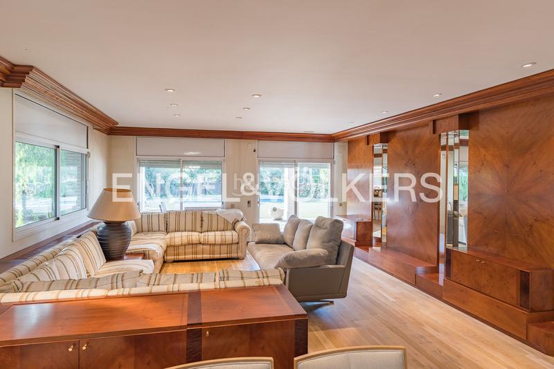 Foto 9a68cdf7-2160-4841-9839-43148b522e99. Affitto casa con riscaldamento parcheggio piscina in Sitges