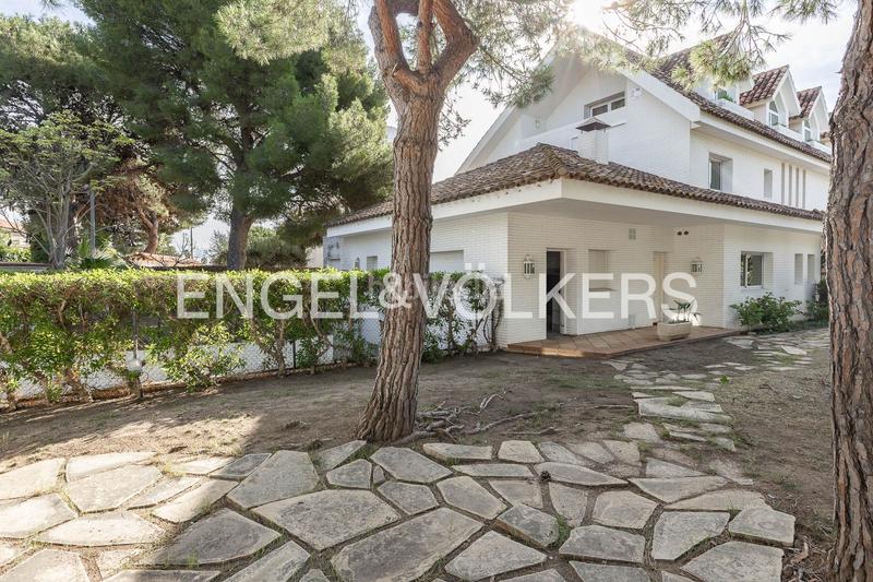 Foto fc96536e-b69b-42a2-8727-8909a1e1c31d. Affitto casa con riscaldamento parcheggio piscina in Sitges