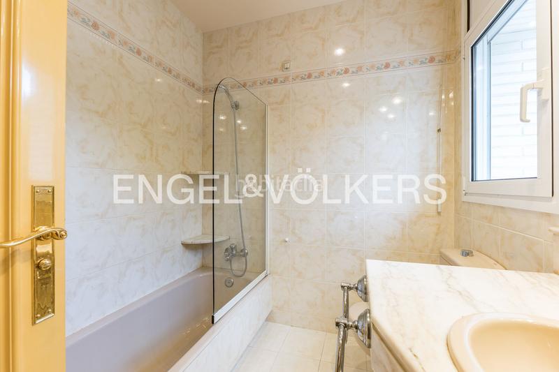 Foto 83b17e14-f3bf-4000-81b4-09a02dc5a45a. Rent house with heating parking pool in Can Girona - Terramar - Vinyet Sitges