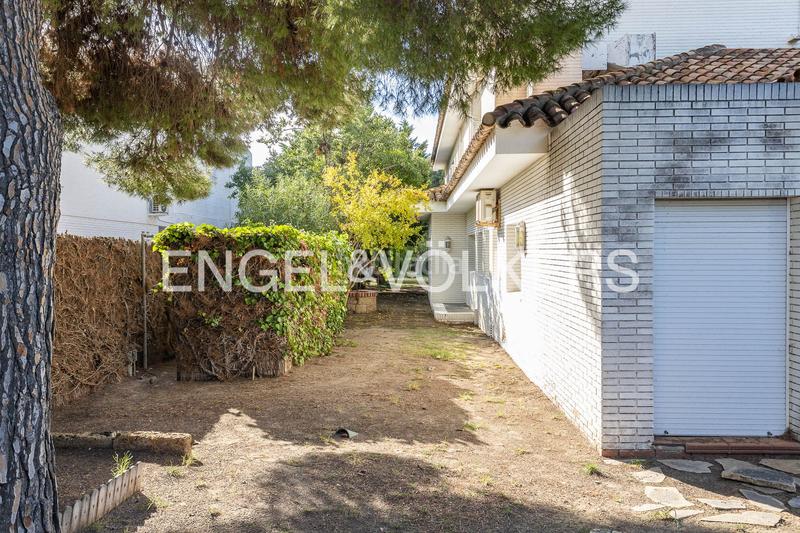 Foto a0914c8c-571b-4f4d-968a-33608cdcddc9. Rent house with heating parking pool in Can Girona - Terramar - Vinyet Sitges