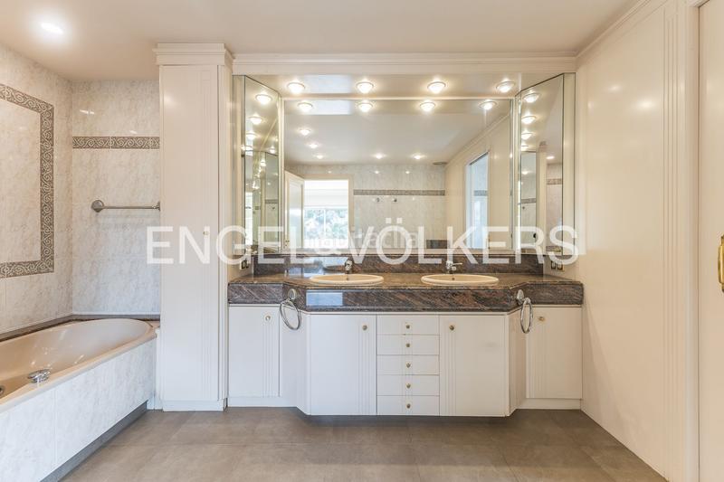 Foto c85294fe-8001-4700-ab8a-c1db1d7257a5. Rent house with heating parking pool in Can Girona - Terramar - Vinyet Sitges