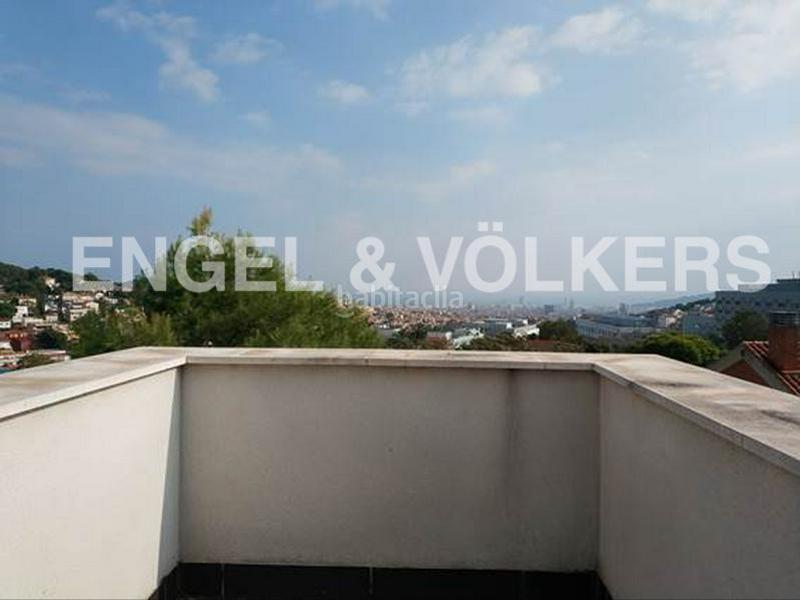 Foto 63037f84-3830-4bad-823d-4a89da599911. Alquiler apartamento piso con terraza y piscina en zona alta en Barcelona