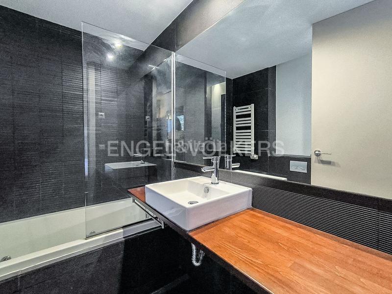 Foto 8972e9ef-fc13-40c3-8c17-fda862df4b62. Lloguer apartament amb calefacció aparcament piscina a Barcelona