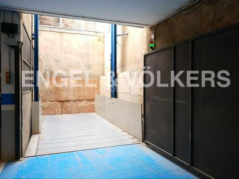 Foto f879efcc-5f2c-4757-ae7e-0baf59b66d25. Lloguer apartament amb calefacció aparcament piscina a Barcelona