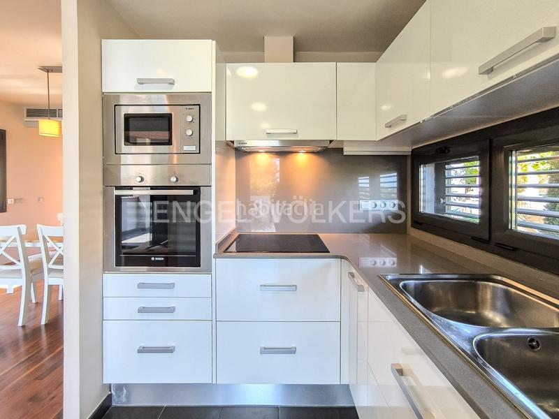 Foto 46da4958-ee68-4a4c-b502-5145cdb740c9. Location appartement avec chauffage parking piscine dans Barcelona