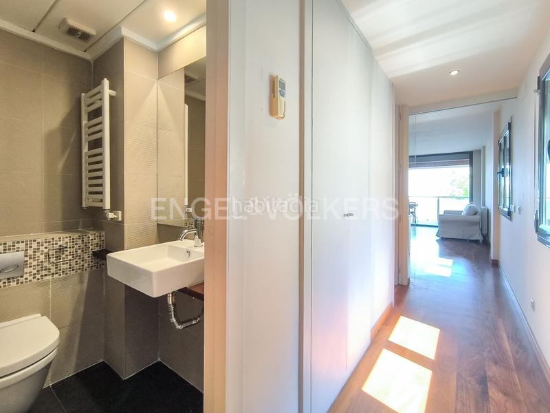 Foto b575626b-bc67-41e0-a9b9-0891a4745efc. Miete appartement mit heizung parking pool in Vallcarca - Penitents Barcelona