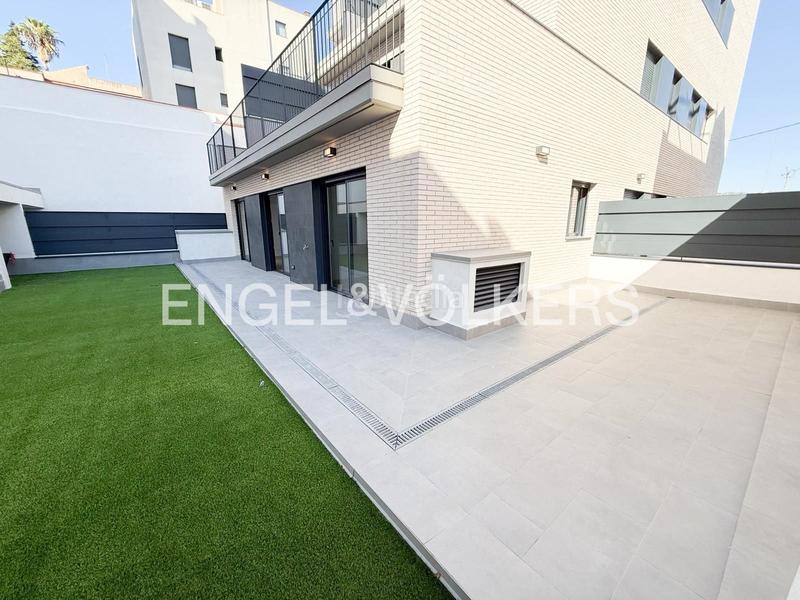 Foto 53a2481f-42d9-4622-a0c0-b87a3d9d0302. Alquiler apartamento planta baja en alquiler en gunardo en Barcelona