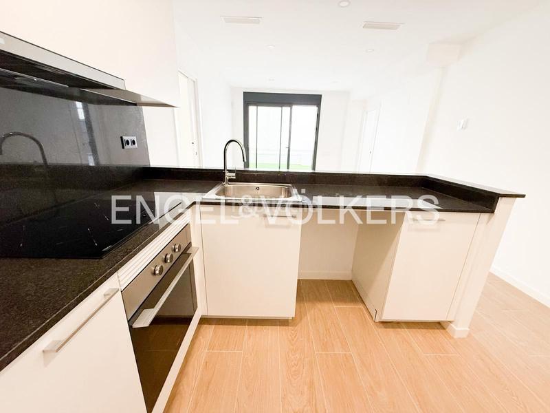 Foto 3183e9b9-153c-44e0-a669-69944b2b2e1a. Rent apartment with heating in La Font d´en Fargues Barcelona