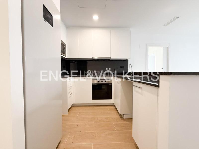Foto 7ef3c5f2-ef5d-4047-b613-24f4786a7d1b. Rent apartment with heating in La Font d´en Fargues Barcelona