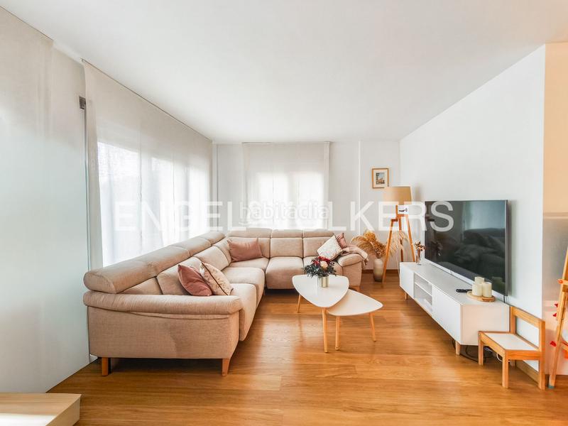 Foto 3c639ce3-0442-4ed8-a289-a21dbd5a3701. Alquiler apartamento exclusivo piso temporal en Tres Torres en Barcelona