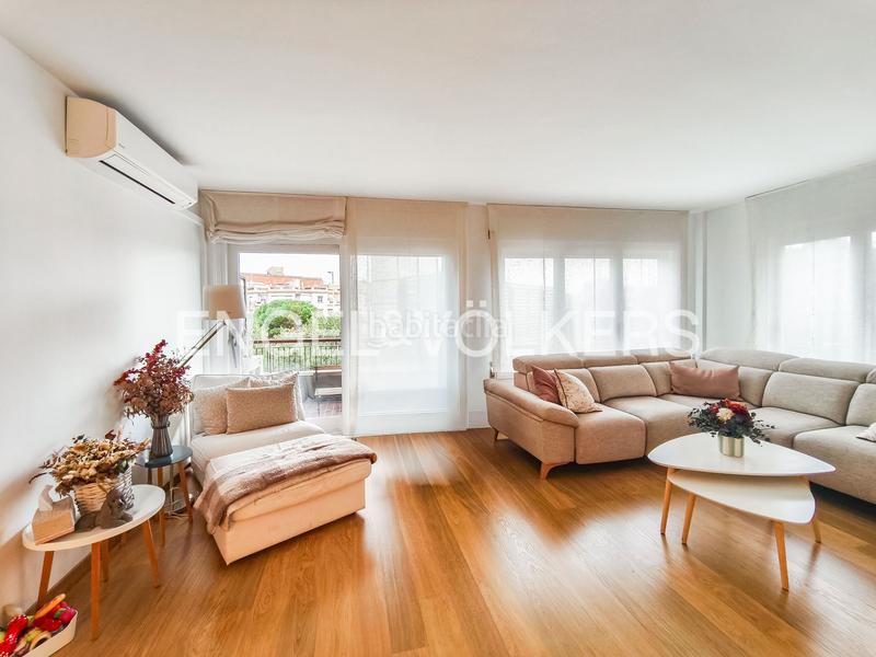 Foto 6af08a81-45df-4ac5-b2e0-e8fb8f483193. Alquiler apartamento exclusivo piso temporal en Tres Torres en Barcelona