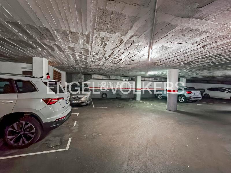 Foto 0557e5a4-c0fb-4b0b-91a8-d0e8f9b26699. Lloguer apartament amb calefacció aparcament a Tres Torres Barcelona