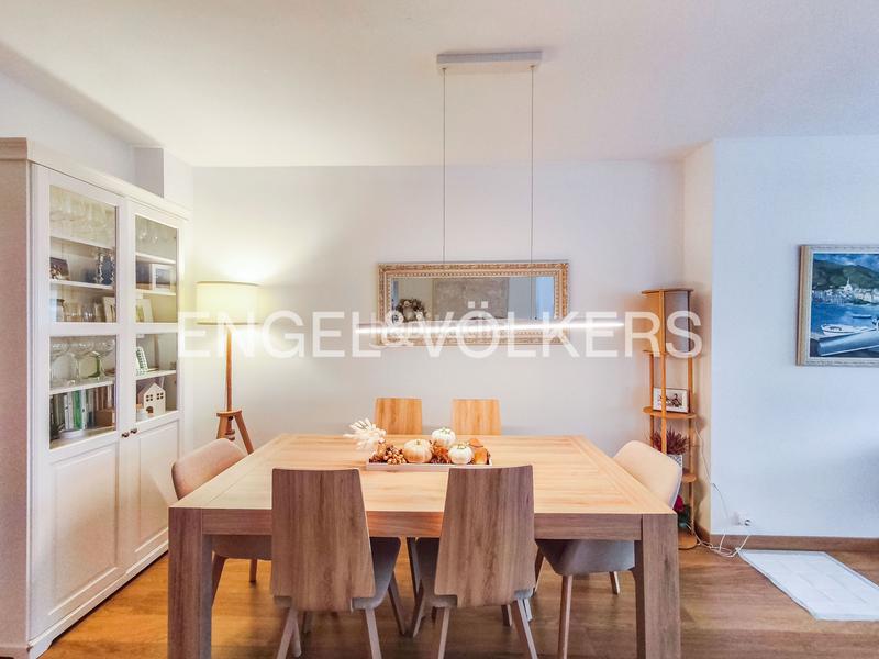 Foto 6bd6a243-3b60-4b27-b1d3-988f524f40f2. Lloguer apartament amb calefacció aparcament a Tres Torres Barcelona