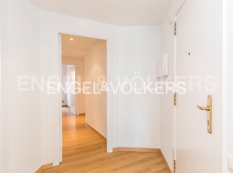 Foto ce7de1b7-859f-47ed-adae-862528d9068f. Lloguer apartament amb calefacció aparcament a Tres Torres Barcelona