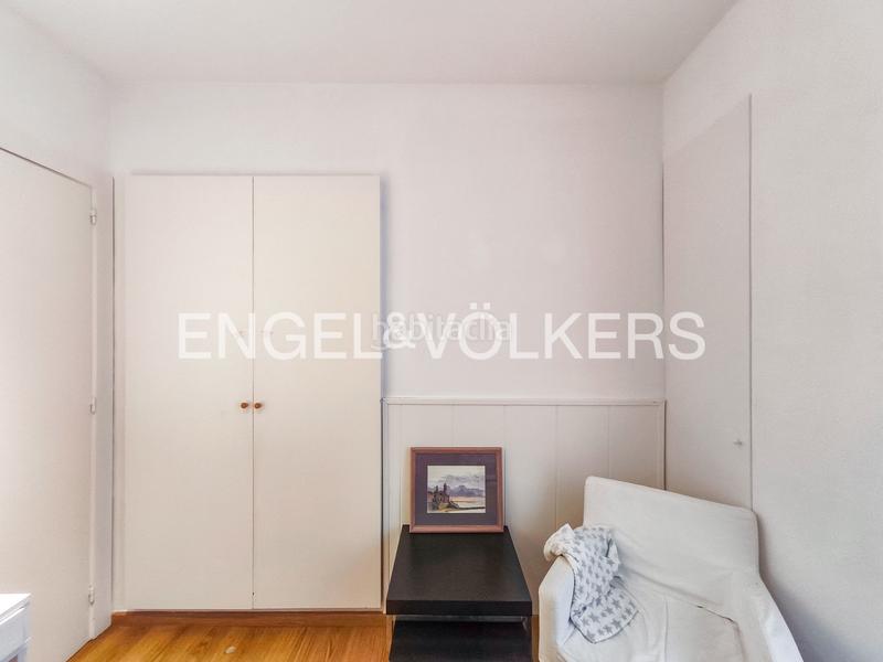 Foto e54200d0-2823-4e8b-bfaa-a06a66780597. Lloguer apartament amb calefacció aparcament a Tres Torres Barcelona