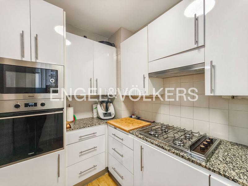 Foto 449306ea-e24b-45a3-b35b-99cbccb37bd8. Miete appartement mit heizung parking in Tres Torres Barcelona