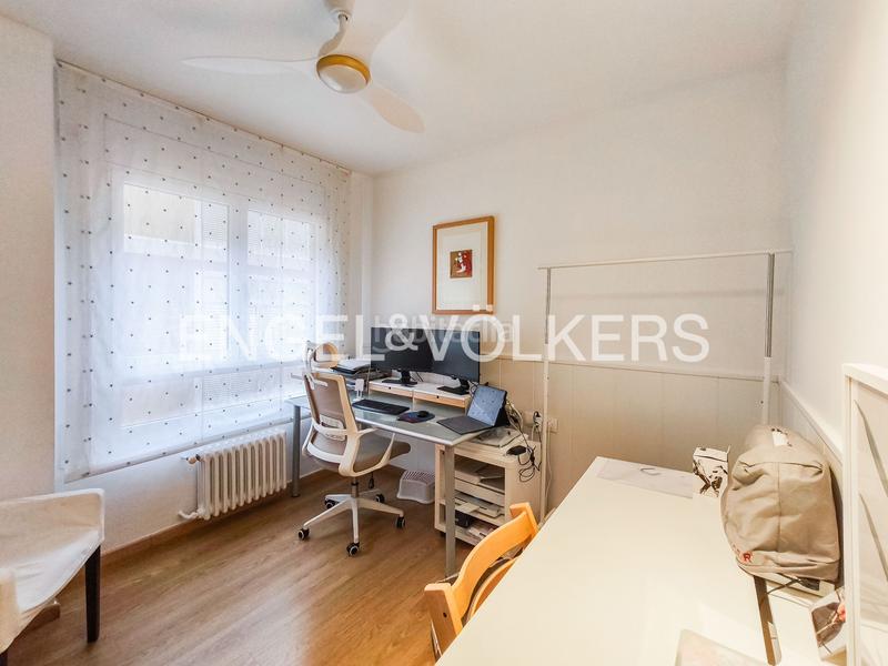 Foto 4fef288d-f836-4370-9f09-98d3fcc514a0. Miete appartement mit heizung parking in Tres Torres Barcelona