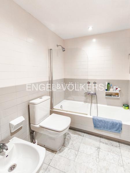 Foto 874d6cee-3866-41c0-82e7-2fdf25e32bd3. Miete appartement mit heizung parking in Tres Torres Barcelona