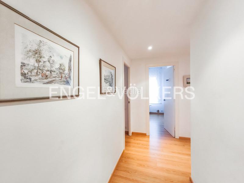 Foto 96834682-3d50-4dcb-883b-a2a006dd89d6. Miete appartement mit heizung parking in Tres Torres Barcelona