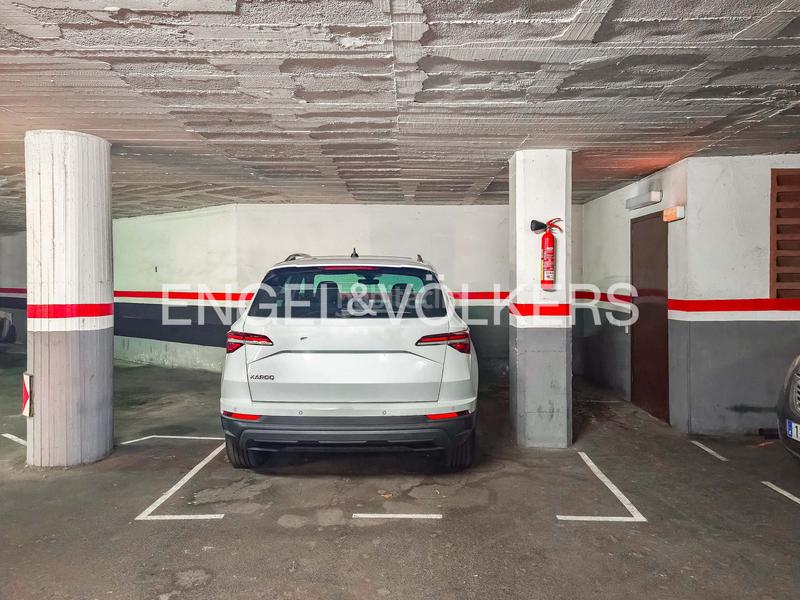 Foto cdfe7f61-c515-48c7-bff4-d077cde2e249. Rent apartment with heating parking in Tres Torres Barcelona