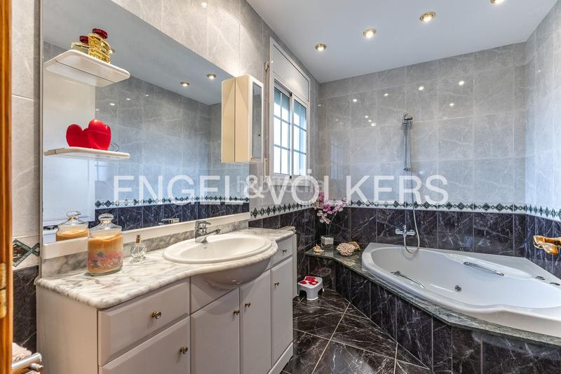 Foto 2ebe2e1c-c56c-45ab-b0a1-2bd29d6beb2d. Maison avec chauffage parking piscine dans Can Font-Ca n'Avellaneda Castellar del Vallès