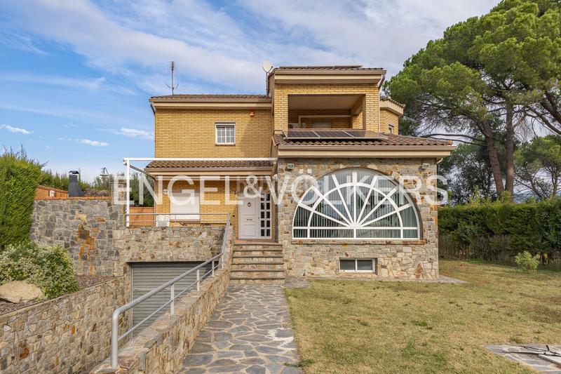 Foto d4542b2d-7331-4d36-be47-9a52f2bc3e1a. Maison avec chauffage parking piscine dans Can Font-Ca n'Avellaneda Castellar del Vallès