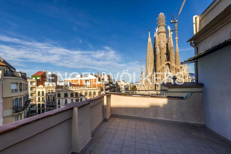 Foto 028c634d-1a29-491b-be62-cb6ae350439f. Penthouse with heating in Sagrada Família Barcelona