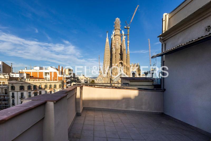 Foto 3829bdaf-8529-4122-9a28-39c73bbcc97d. Penthouse with heating in Sagrada Família Barcelona