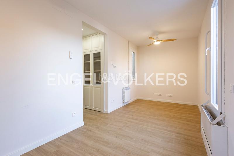 Foto 46e5bfff-9825-47e0-b138-358529cc0e0c. Penthouse with heating in Sagrada Família Barcelona