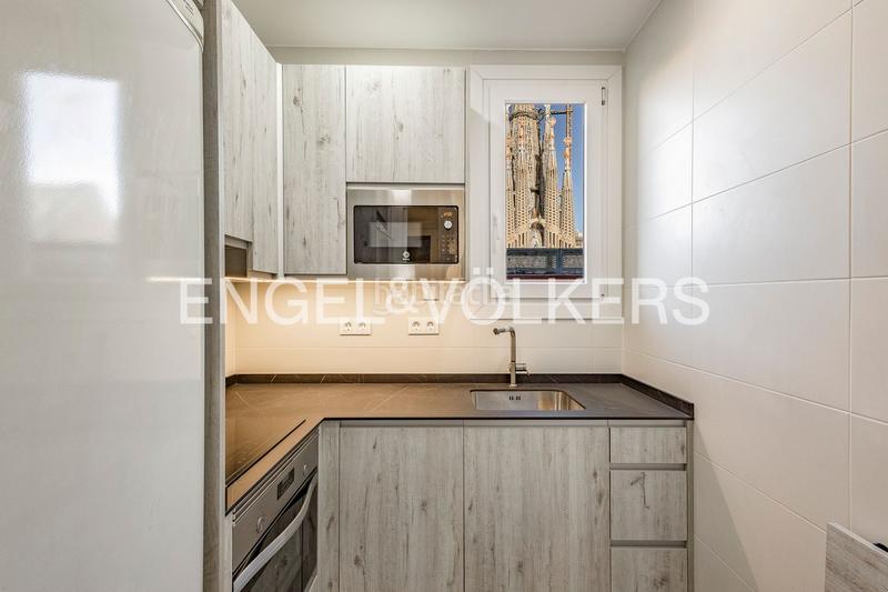 Foto b947aa85-f626-4f78-a130-f9bc5ecf8de4. Penthouse with heating in Sagrada Família Barcelona