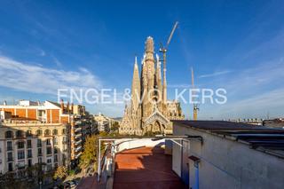 Attico in Sagrada Família. Impresionante ático con terraza privada