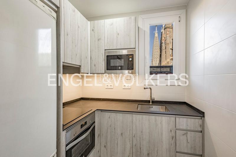 Foto e5560704-37c6-4ec0-b584-fea26b5d558e. Penthouse with heating in Sagrada Família Barcelona