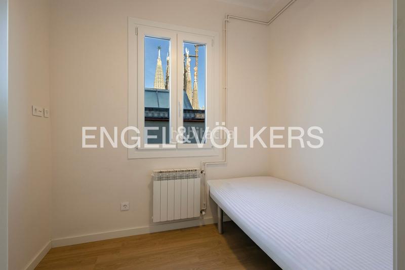 Foto f6abe21f-6100-46b6-9848-ce9b8974bcbe. Penthouse with heating in Sagrada Família Barcelona