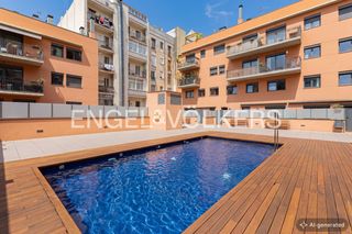 Flat in El Camp d´en Grassot i Gràcia Nova. Dúplex con piscina y parking en gracia.